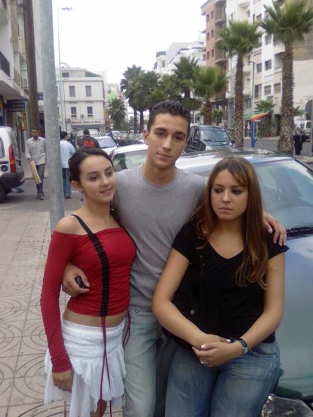 rachid avec sa copin et safae une amis
